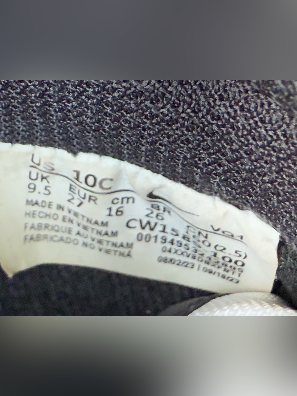 Nike Kids Black and White Low-Top Sneakers with Swoosh Sz(10) - Picture 7 of 7